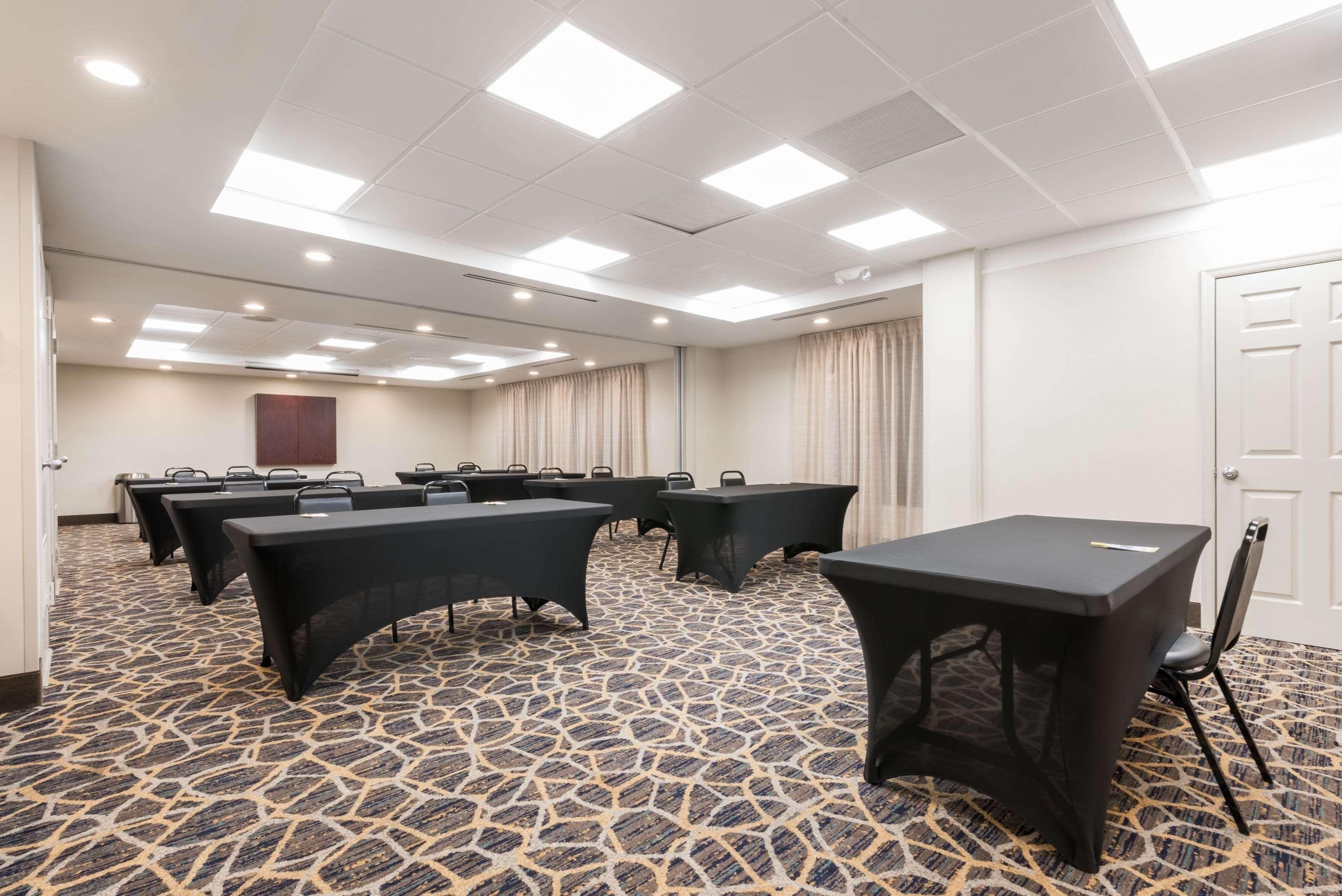 Days Inn By Wyndham Horsham Philadelphia מראה חיצוני תמונה
