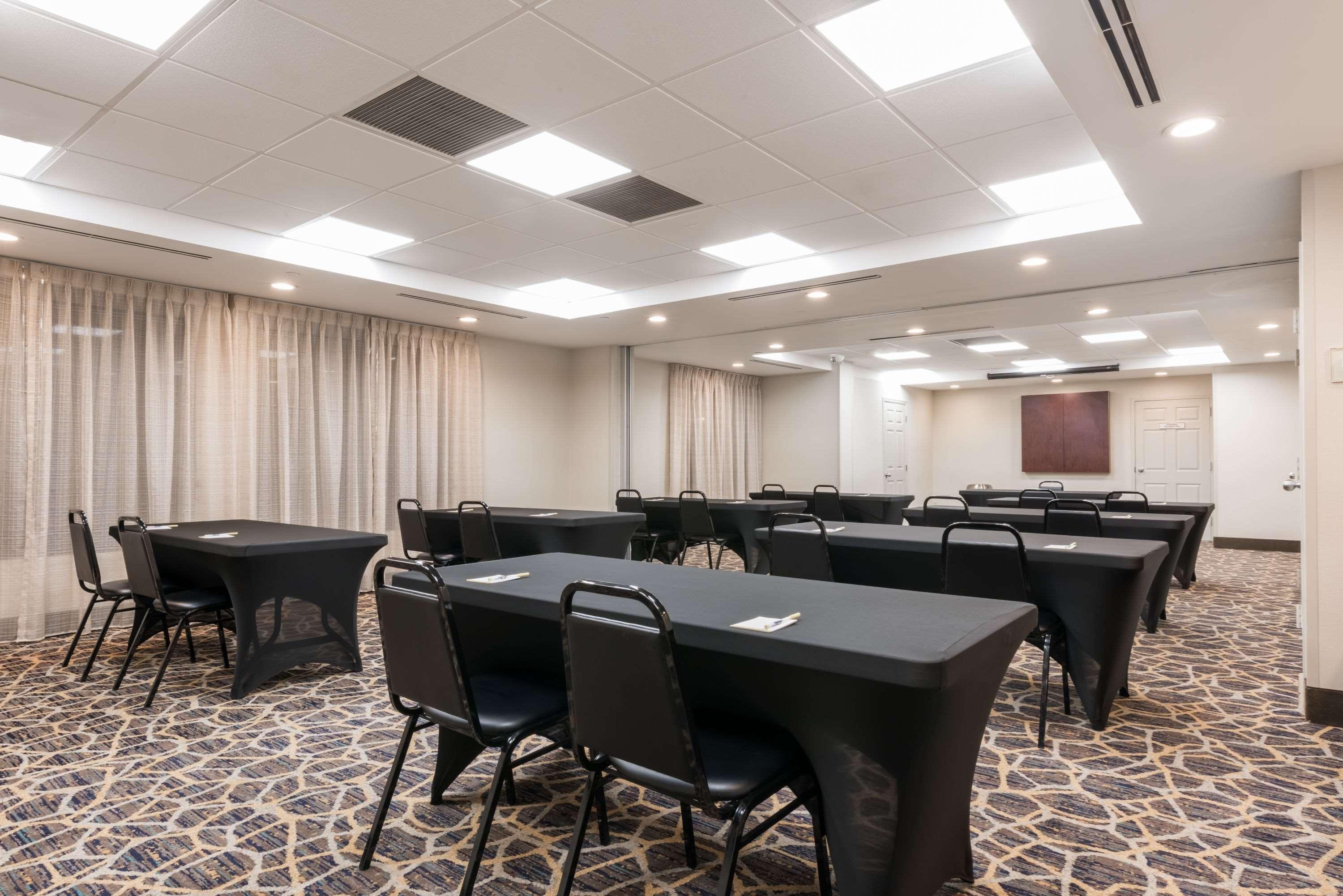 Days Inn By Wyndham Horsham Philadelphia מראה חיצוני תמונה
