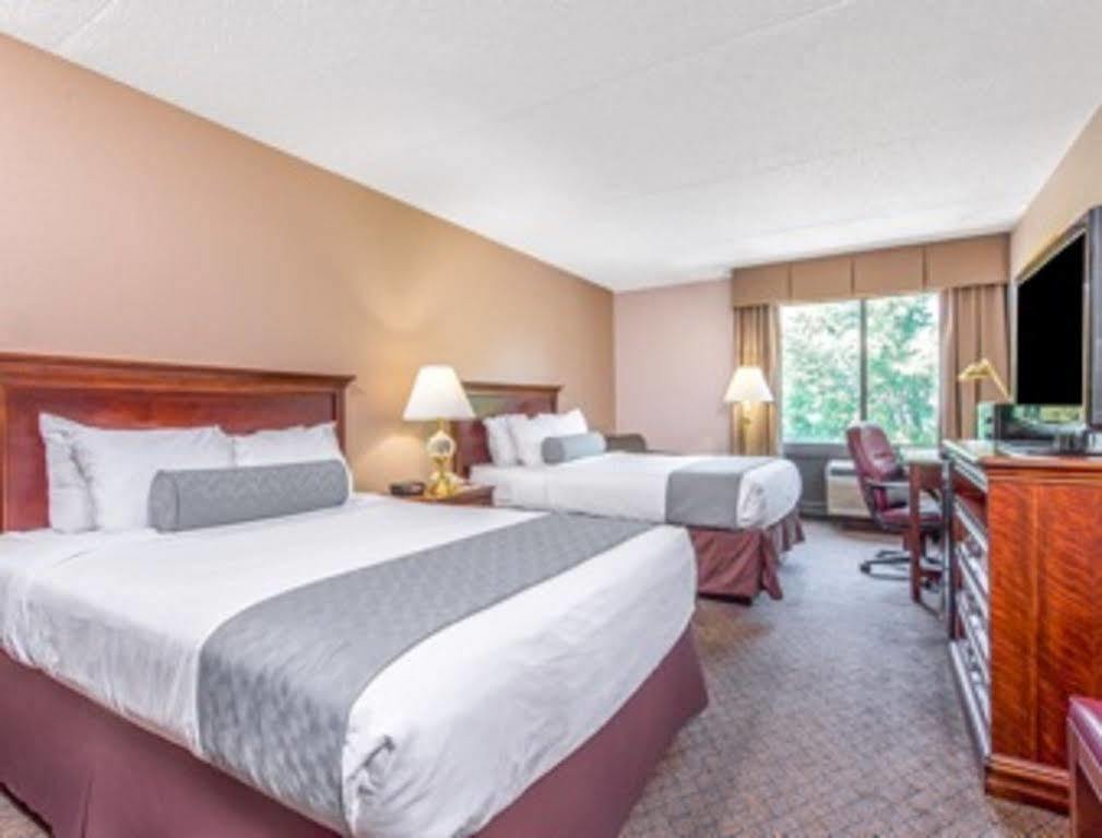 Days Inn By Wyndham Horsham Philadelphia מראה חיצוני תמונה