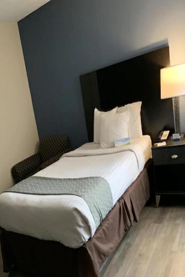 Days Inn By Wyndham Horsham Philadelphia מראה חיצוני תמונה
